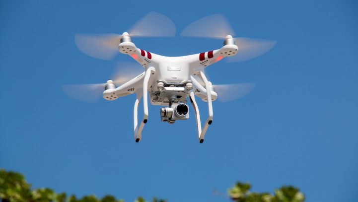 <span id="webp-title-406-679b7f83703b6" data-webp-id="406" data-webp-type="title">Drone wordt uit de lucht geschoten in tuin buren. Is het vliegen met een Drone onrechtmatig?</span>